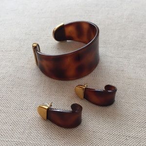 Vintage lucite tortoiseshell cuff and earrings